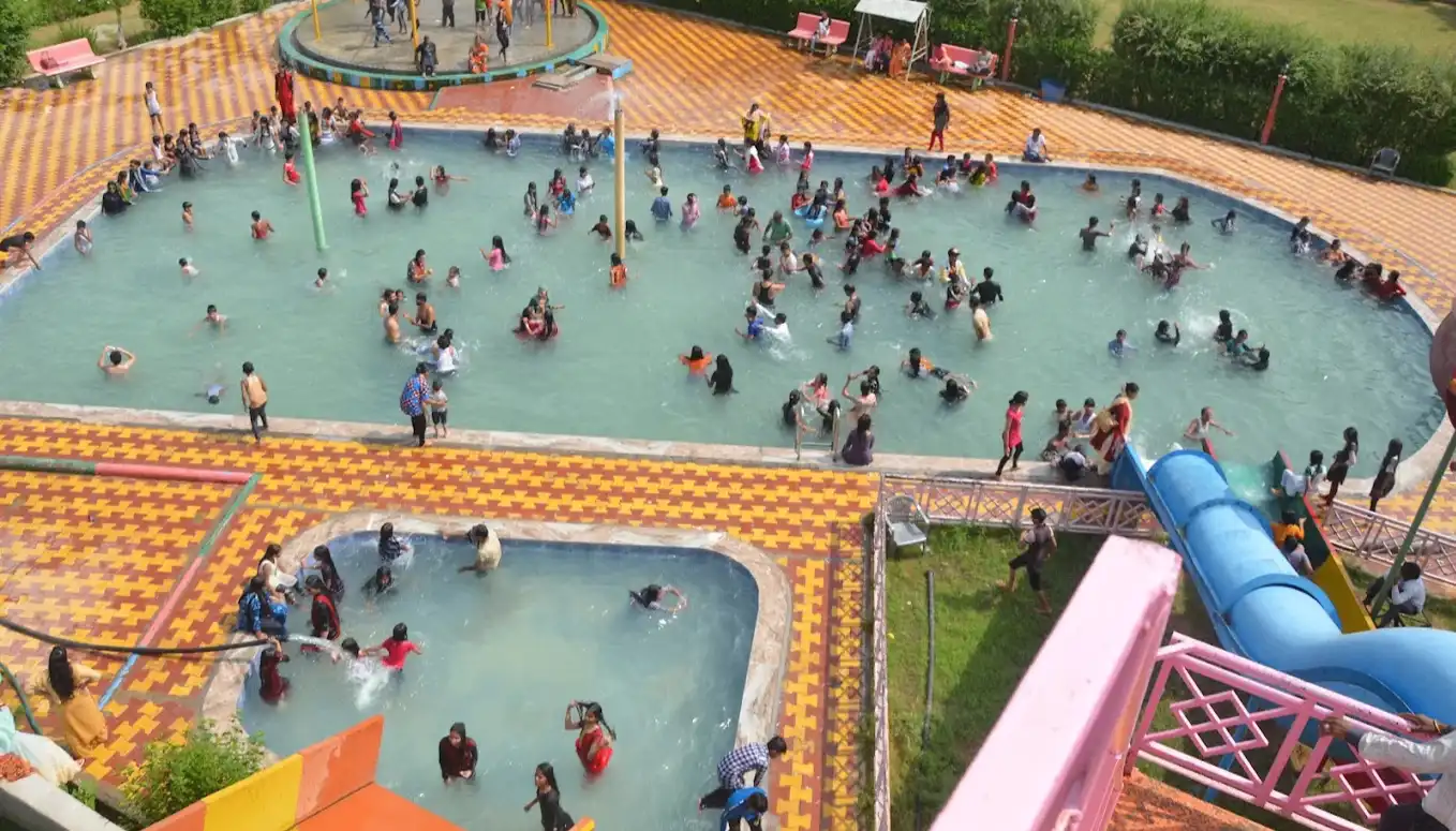 Sunshine Resort & Water Park